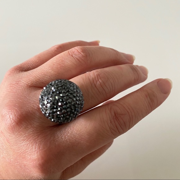 Dramatic crystal cocktail ring in SZ 7.5-8 - Picture 3 of 4